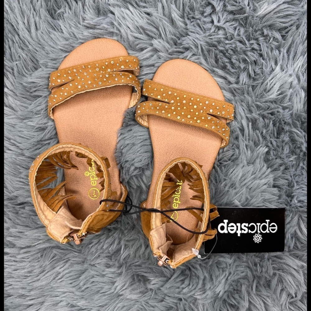 NWT Epic Step Gladiator Sandals Size 7